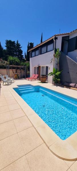 Maison 180 m2 avec Piscine et terrain de pétanque